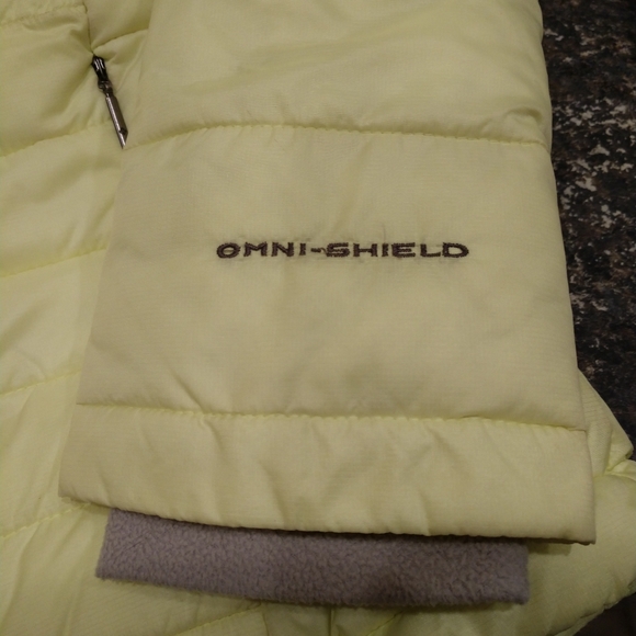 Women's Columbia light puffer jacket. S - lt lime - Picture 6 of 8